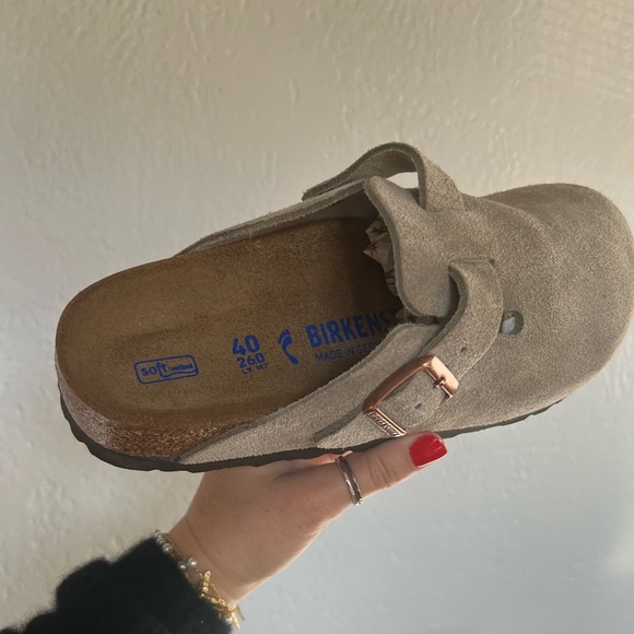 New in box Birkenstock Boston Soft Footbed Clogs Suede Taupe (top seller) - Picture 3 of 4
